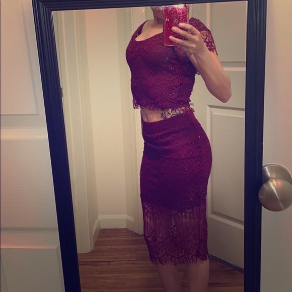 Maroon crop top and skirt - Picture 1 of 7